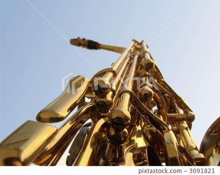Saxophone and sky 3091821