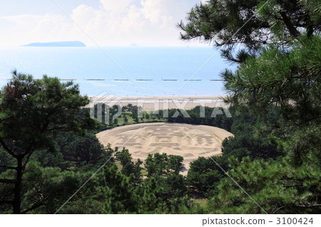 "Zenigata Sand Pictures" of Kotobuki Park in Kanonji City, Kagawa Prefecture and Ibushima 3100424