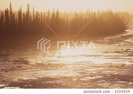 Tanah River wrapped in river fog 3103859