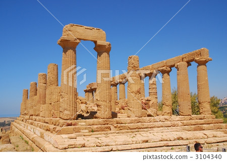Temple of Junone · Latinia (Hera) 3104340