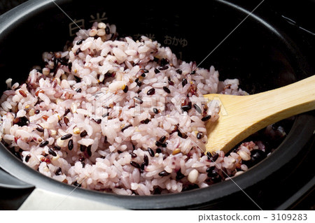 Musk rice ball 3109283