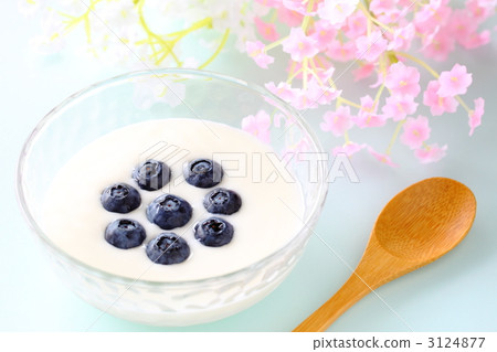 Blueberry and yogurt Blueberry and yogurt 3124877