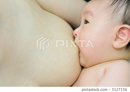 Baby drinking boobs 3127156