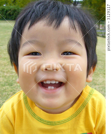 Full smile Full smile 3129117