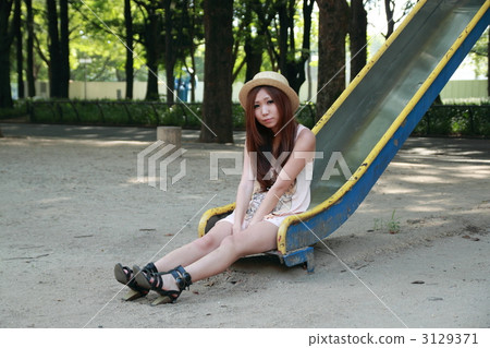 Women Park Dating 3129371