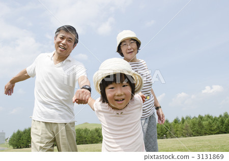 Senior and grandchildren 3131869