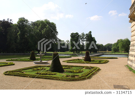 The garden of Chantilly Castle The garden of Chantilly Castle 3134715