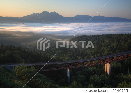 Early morning sea of clouds seen from Mikuni Pass 01 Early morning sea of clouds seen from Mikuni Pass 01 3140735