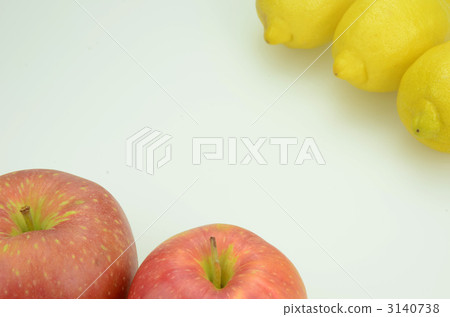 Lemons and apples 3140738
