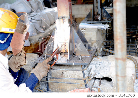 Seismic reinforcement work of steel frame Seismic reinforcement work of steel frame 3141700