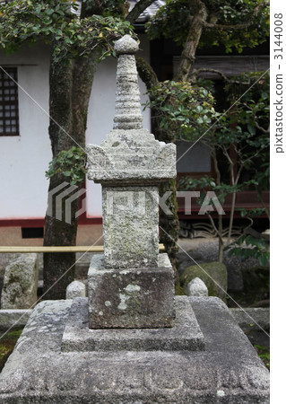 在大津的Yoshiakuji寺有一個海津松尾芭蕉的墳墓。 3144008