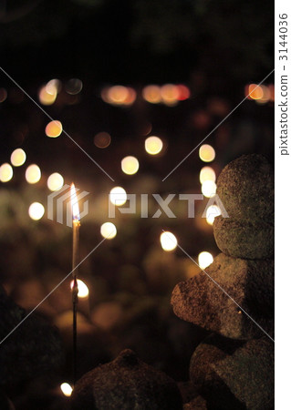 Ninno Buddhist temple lamp 3144036