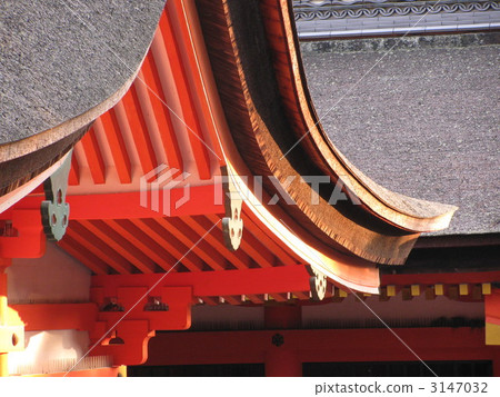 Roof of Itsukushima Shrine Roof of Itsukushima Shrine 3147032