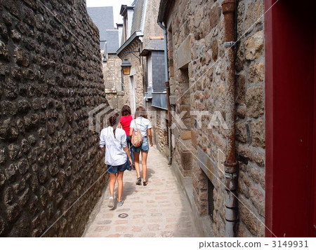 Narrow Street, narrow road, mont st. michel 3149931