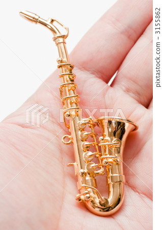 Saxophone in hand Saxophone in hand 3155862