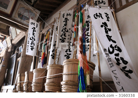 Mr. Kinrira of Sanuki, "Sinking barrel" dedicated to Ema-do of Kompira-san Shrine 3160338