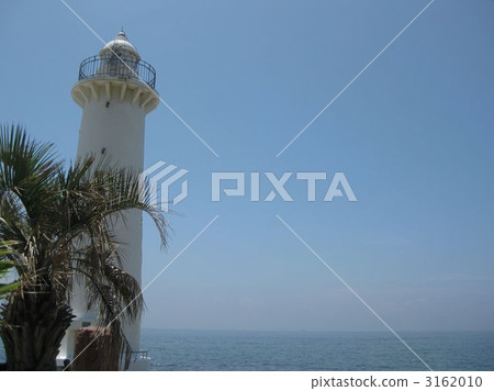 The Nozakizaki lighthouse that shines in the blue sky 3162010