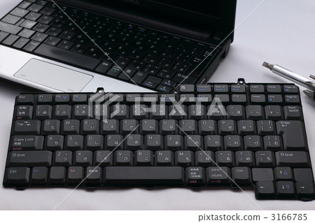 Keyboard exchange of notebook computer 3166785