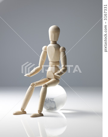 Travel with wooden dolls Travel with wooden dolls 3167331