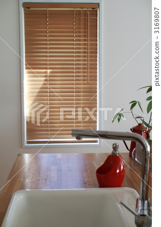 Island kitchen and wooden blinds Custom-made kitchen 3169807