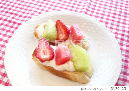 Fruit bruschetta 3170425