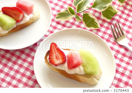 Fruit bruschetta 3170443