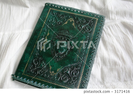 Antique style book cover 3171416