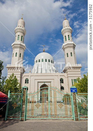 Mosque in Iin City, Xinjiang Uygur Autonomous Region 3175982