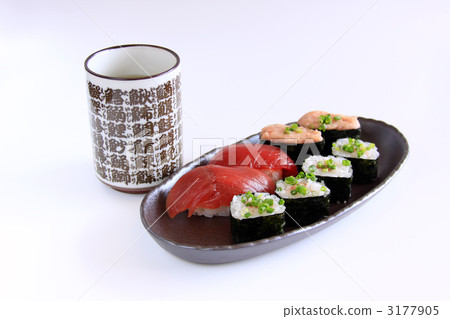 Tsukushi, sushi and tea 3177905