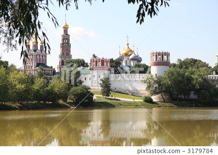 novodevichy monastery, swan lake, shrines and temples 3179784
