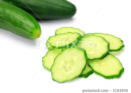 Sliced cucumber 3183930