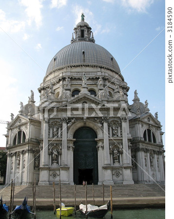 The church we found while exploring the gondola in Venice The church we found while exploring the gondola in Venice 3184590