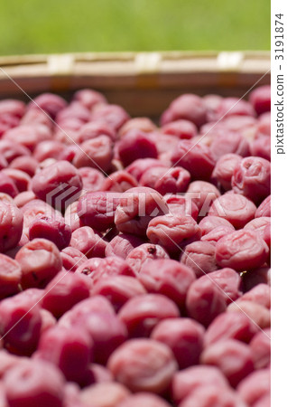 令人耳目一新的Umeboshi 令人耳目一新的Umeboshi 3191874