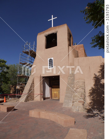 Santa Fe America's oldest church 3193793
