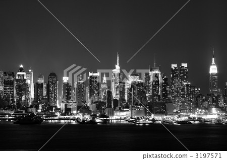 Night view of Manhattan 3197571