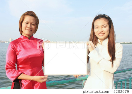 兩個Ao-zai美女和白板 3202679