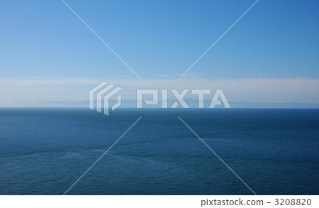 Sea and mountain Sea and mountain 3208820