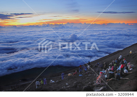 Sunrise from Mount Fuji Sunrise from Mount Fuji 3209944