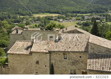Red roof house in Le Poé Laval, central France 3211323