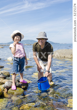 Swimming in the sea 3215174