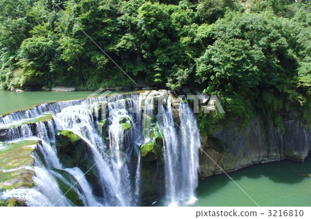 Sufficiently large waterfall 3216810