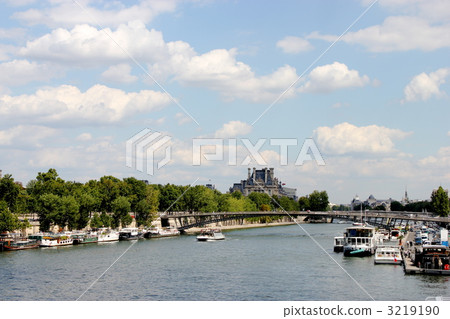 塞納河在巴黎 3219190