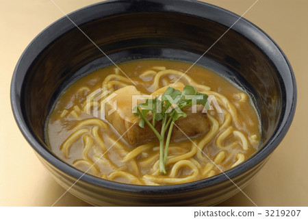 豬肚煮熟的咖哩烏冬面 3219207