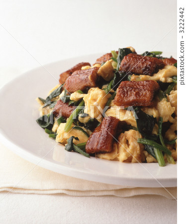 炒鰻魚，雞蛋和菠菜 3222442