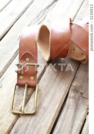 Brown washed leather belt with distressed finish 3230913