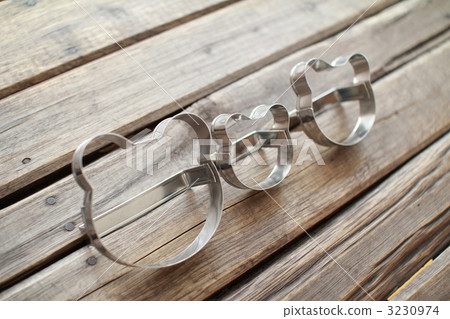 Three types of bear cookie cutters with handles Three types of bear cookie cutters with handles 3230974