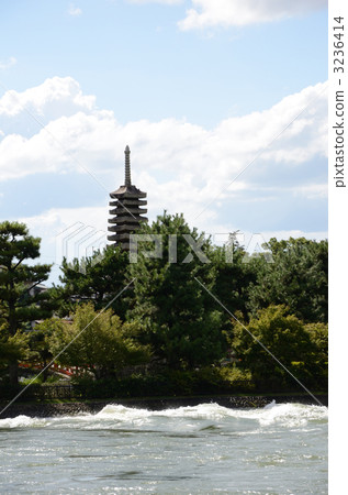 宇治河和三重塔 3236414