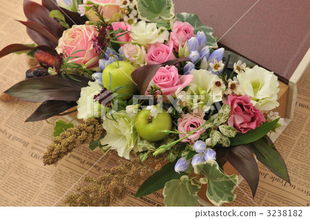 green apple, floral arrangement, ikebana 3238182