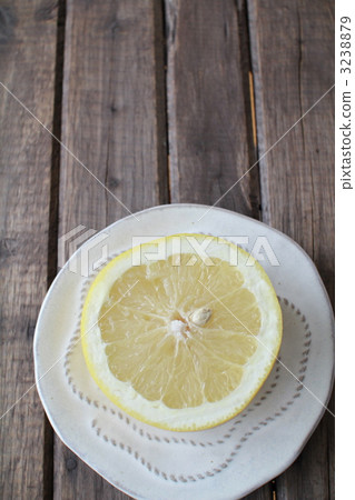 White grapefruit slices White grapefruit slices 3238879
