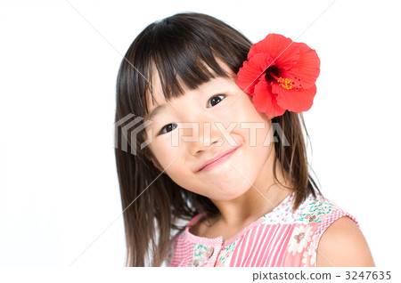 女孩穿著芙蓉髮飾 3247635
